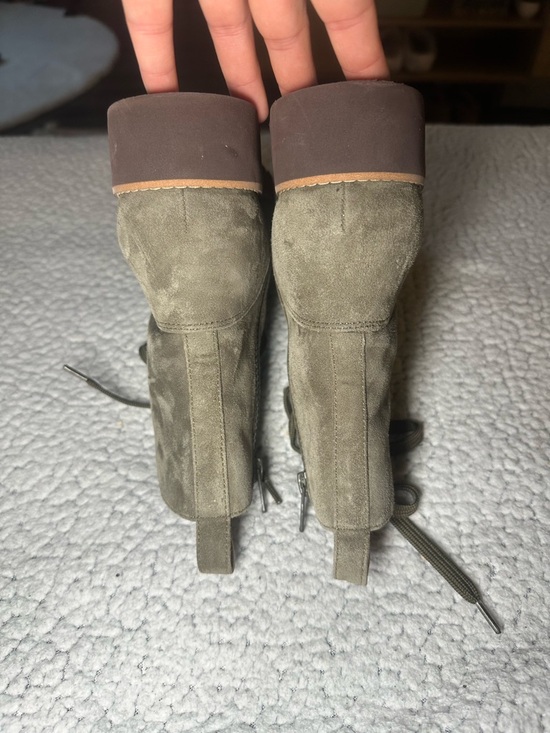 Worn once VIONIC Lani Olive Suede Lace-Up Water Repel. Combat Boots Size 7 - Picture 3 of 10